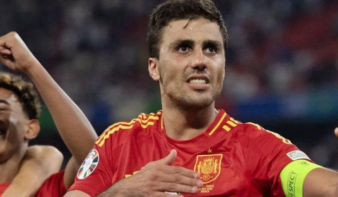 Melhor jogador da Copa do Mundo, Rodri passa por cirurgia de emergência