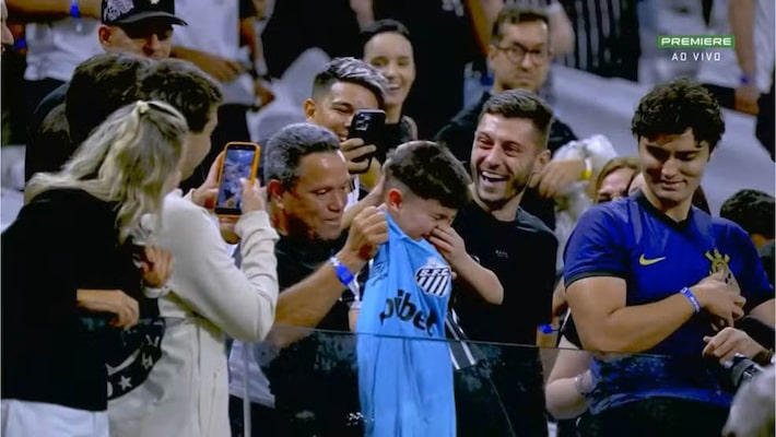 Neymar sai em defesa de torcedor mirim do Corinthians hostilizado em Itaquera por pedir sua camisa